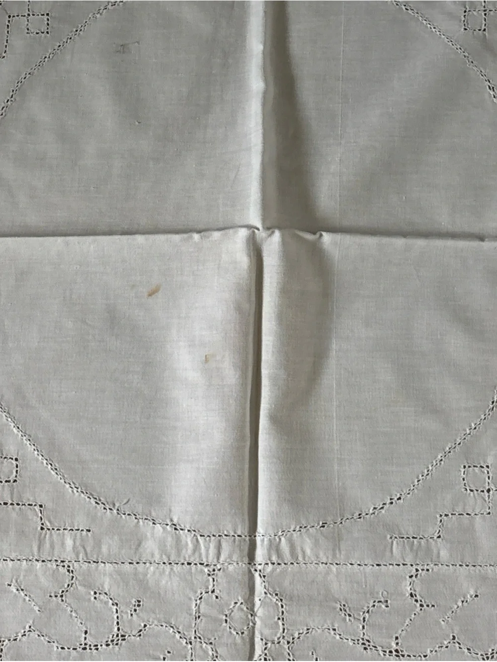 Vintage Richelieu Embroidered Cut Work White Linen Blend Tablecloth Floral Motif